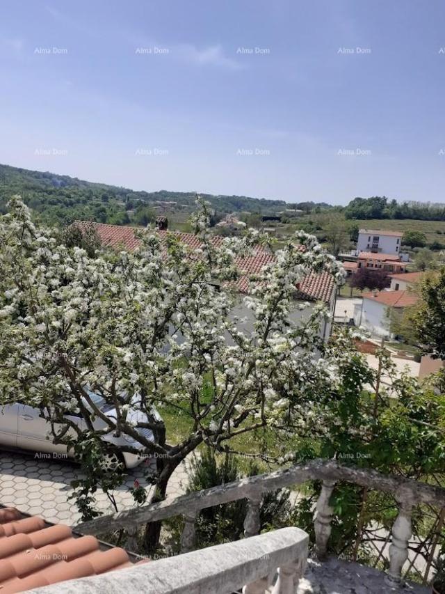 Kuća Prodajemo kuću u Vižinadi