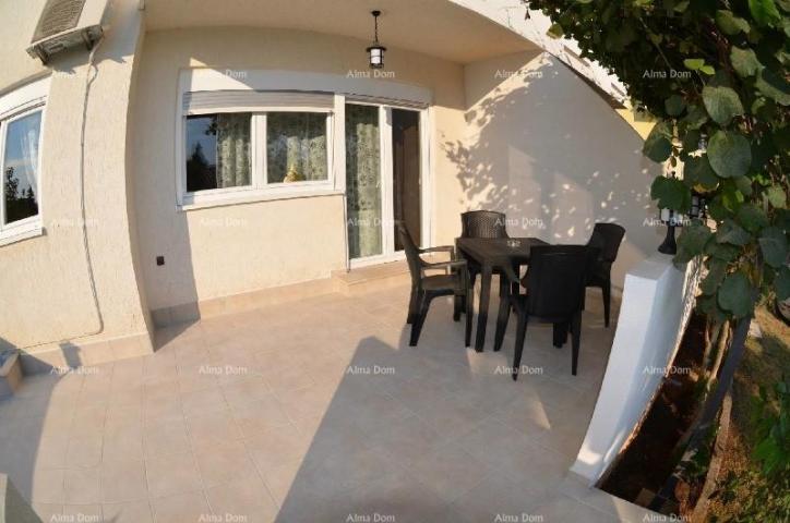 Haus Mehrfamilienhaus mit Pool in toller Lage, mit Blick auf das Meer in Medulin