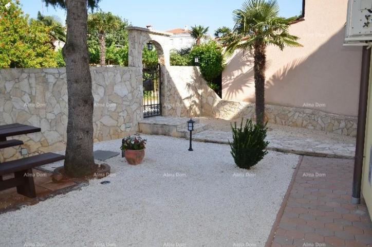 Haus Mehrfamilienhaus mit Pool in toller Lage, mit Blick auf das Meer in Medulin