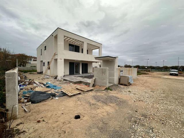 Haus Neubauprojekt in Medulin. Einfamilienhaus mit Pool und Meerblick.