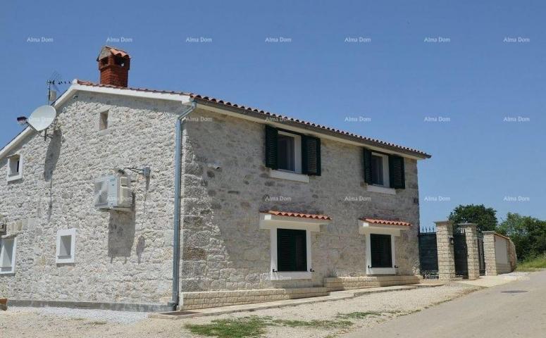 Haus Steinhaus mit Pool und Garage, in der Nähe der Stadt Poreč.