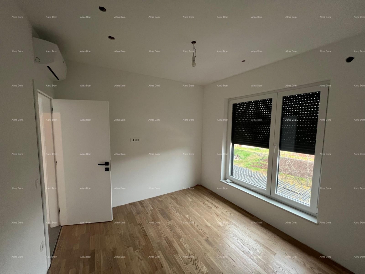 Wohnung Luxuriöse zweistöckige Wohnung mit Meerblick