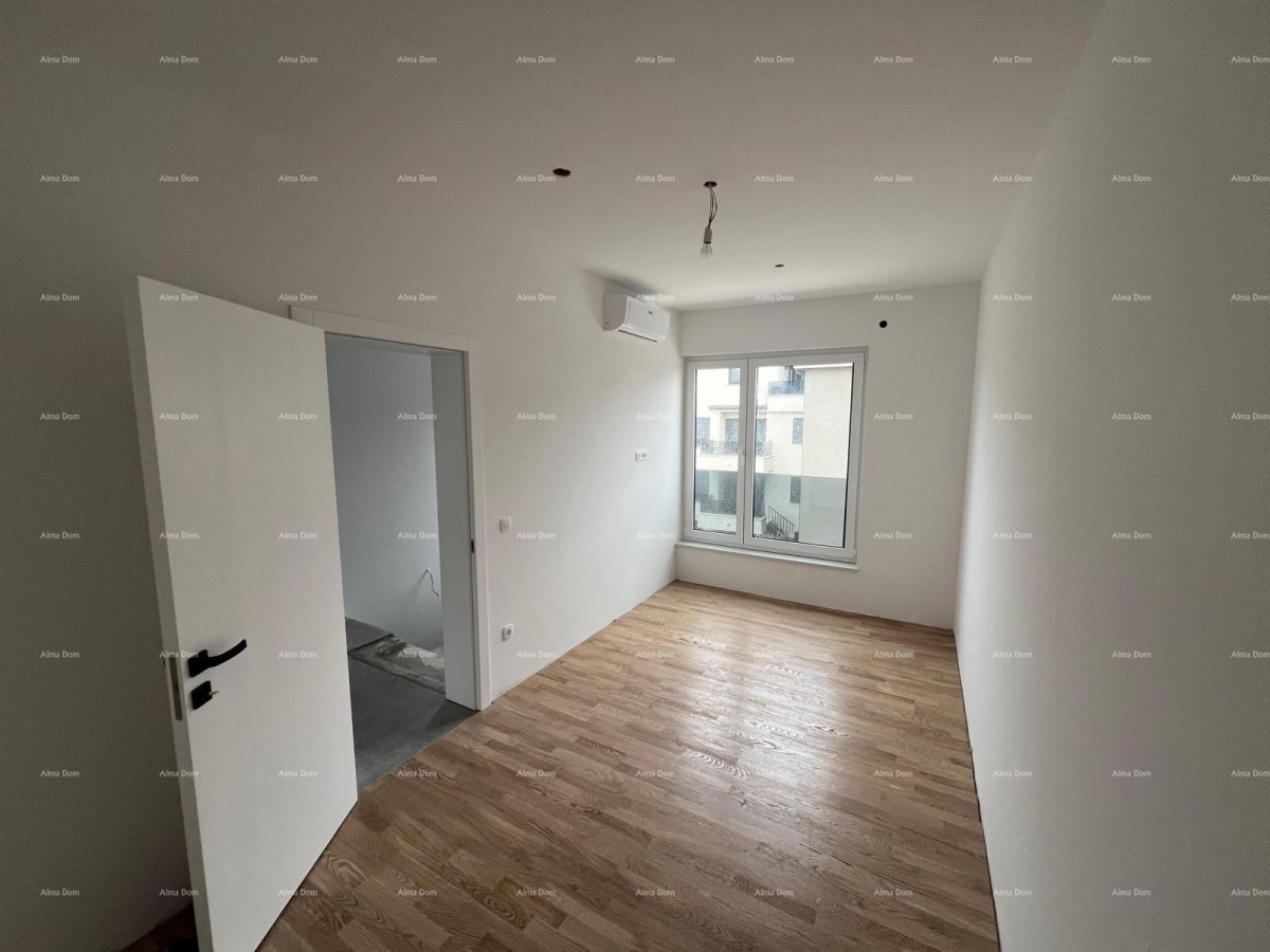 Wohnung Luxuriöse zweistöckige Wohnung mit Meerblick