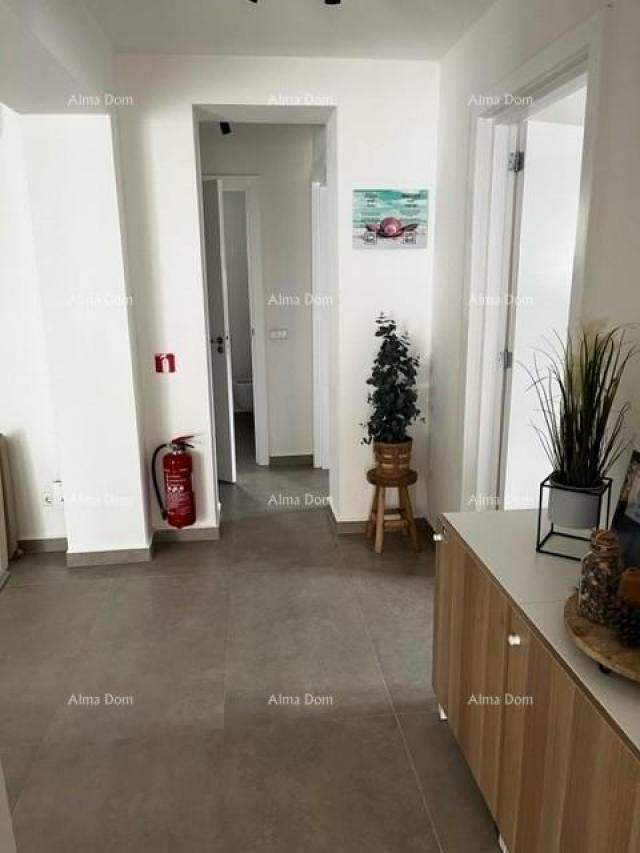 Kuća Predivna vila u Premanturi sa 3 apartmana