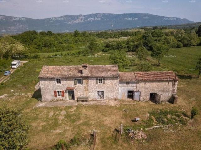 Građevinsko zemljište Istarsko imanje sa pogledom na Učku u Kršanu