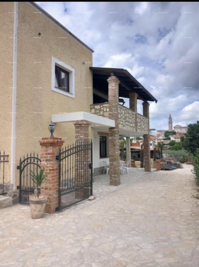 House House with three separate apartments near Poreč