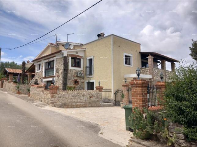 House House with three separate apartments near Poreč