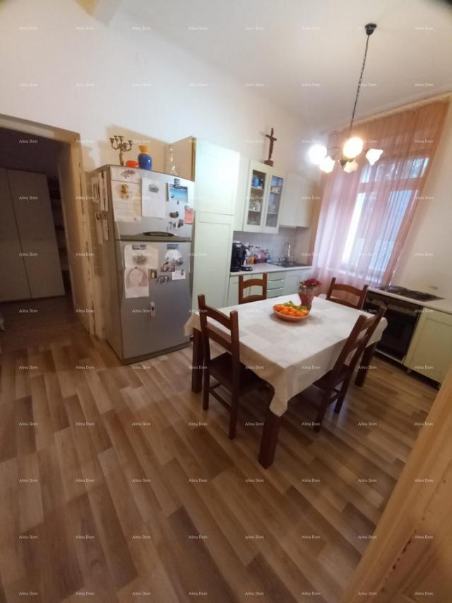 Wohnung Wohnung zum Verkauf in Pula, Zentrum! Kaštel.