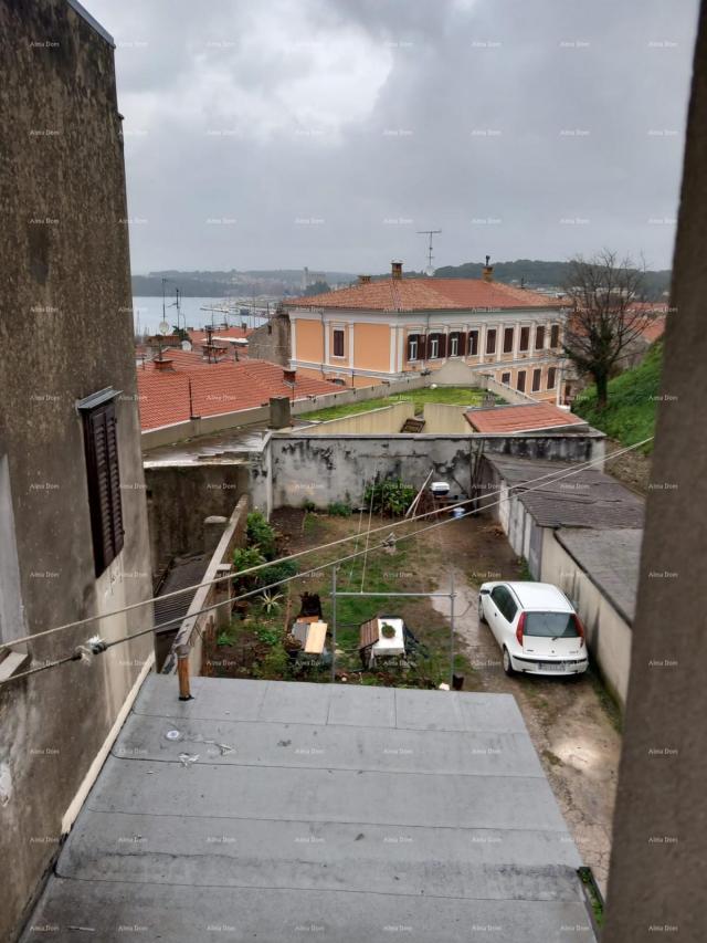 Stan Prodaja stana u Puli, centar! Kaštel. 