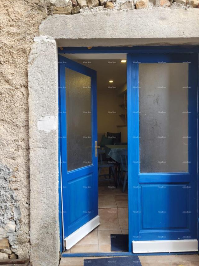 House Renovated stone Istrian house for sale in the center of the beautiful Istrian town of Motovun