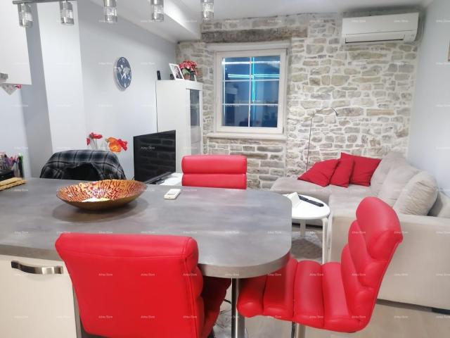 House Renovated stone Istrian house for sale in the center of the beautiful Istrian town of Motovun