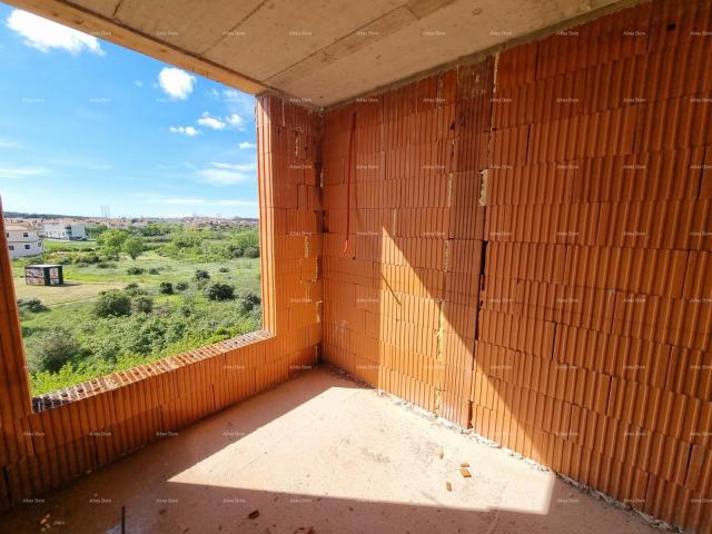 Wohnung Neubau! Zum Verkauf steht eine Dreizimmerwohnung in Pula. Valdebek.