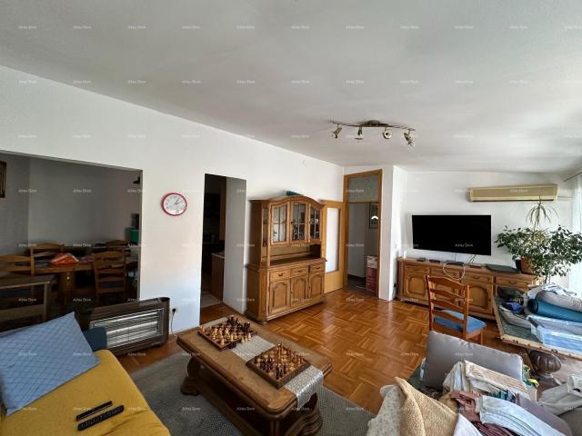 Apartment Apartment for sale in the immediate vicinity of the arena. Pula, the center!