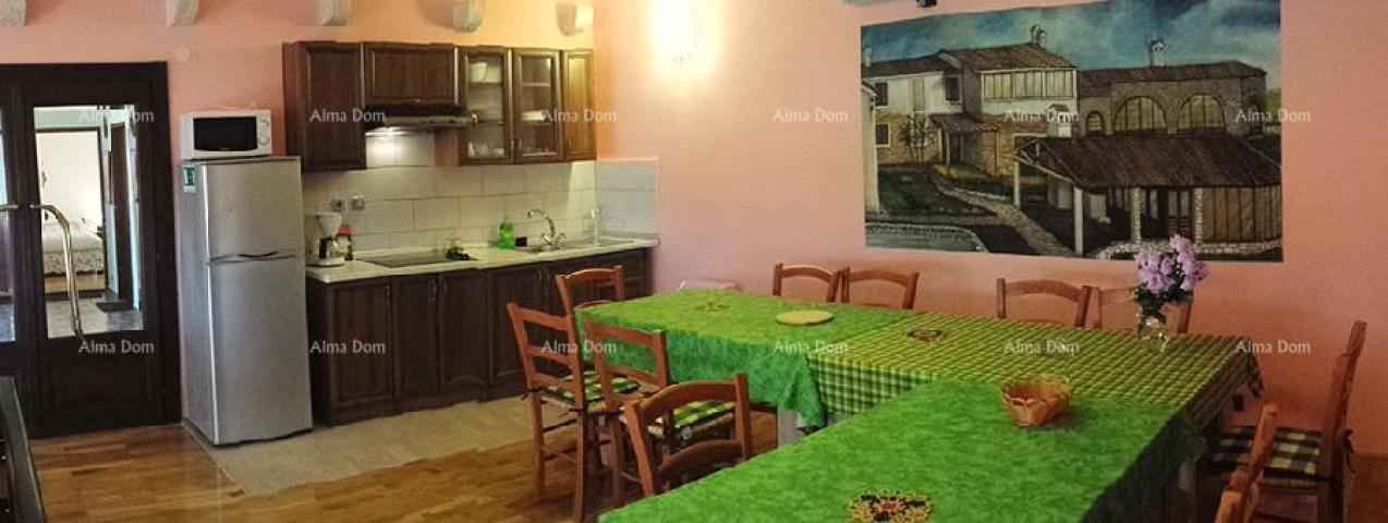 House House with restaurant near Ližnjan - Excellent investment!