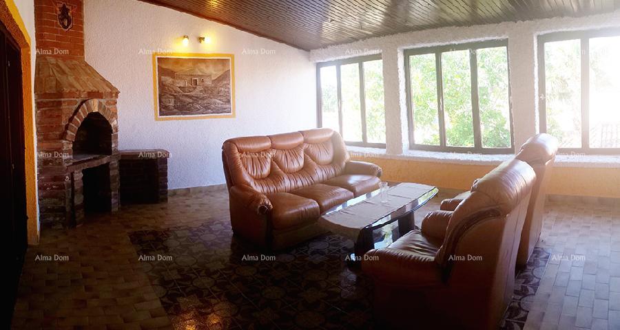 House House with restaurant near Ližnjan - Excellent investment!