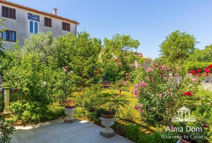 Haus Einfamilienhaus mit gepflegtem Garten