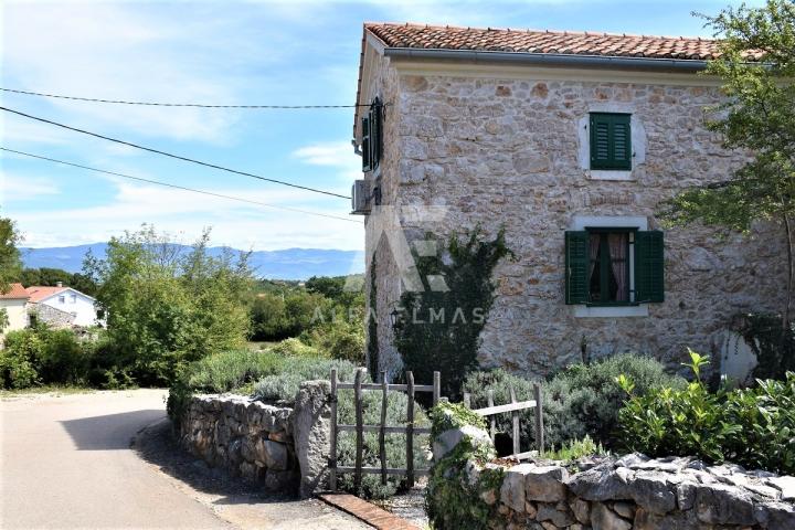 Dobrinj, rustic autochthonous stone house with swimming pool!! ID 8