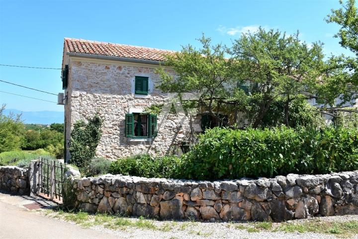 Dobrinj, rustic autochthonous stone house with swimming pool!! ID 8