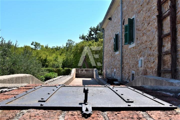 Dobrinj, rustic autochthonous stone house with swimming pool!! ID 8