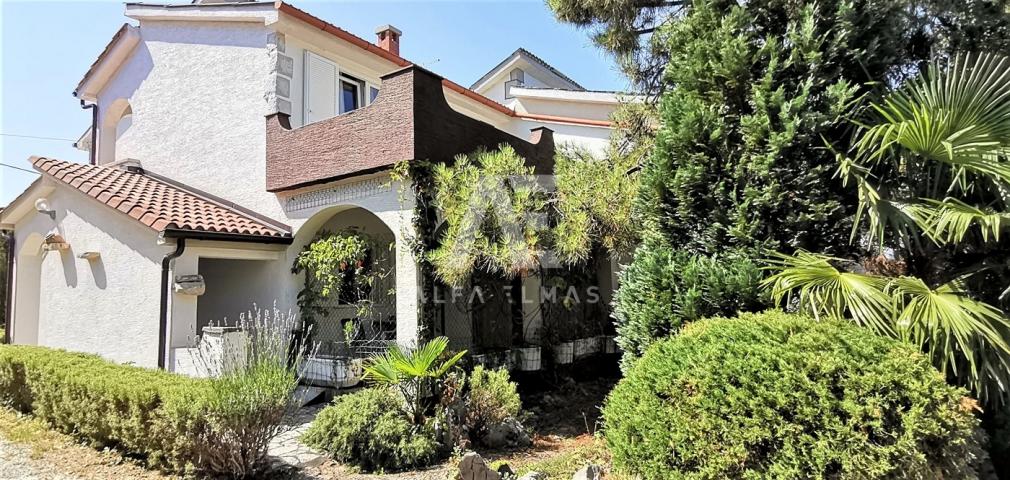 Linardici,house with five apartments in a quiet location! ID 73