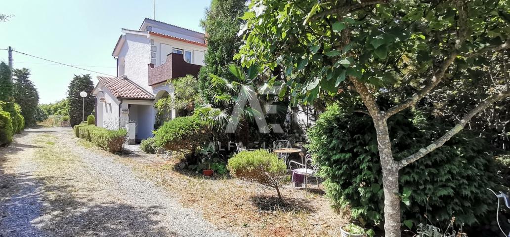 Linardici,house with five apartments in a quiet location! ID 73