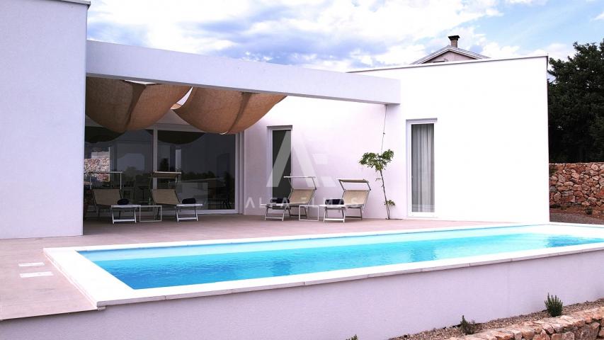 Linardici,luxury villa with pool in a quiet location !! ID 198