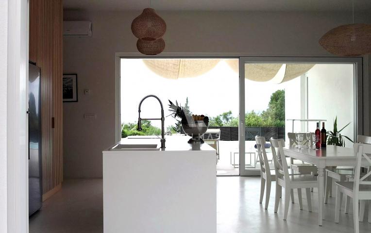 Linardici,luxury villa with pool in a quiet location !! ID 198