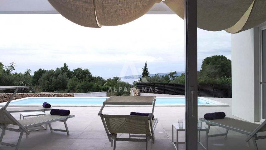 Linardici,luxury villa with pool in a quiet location !! ID 198