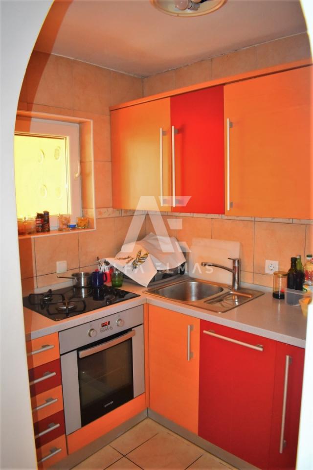 Malinska, dvojna kuća sa 3 apartmana! ID 387