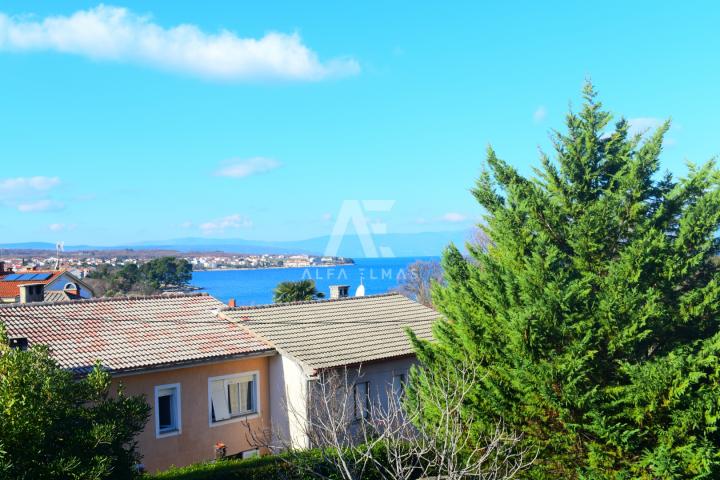 Malinska, semi-detached house with 3 apartments! ID 387