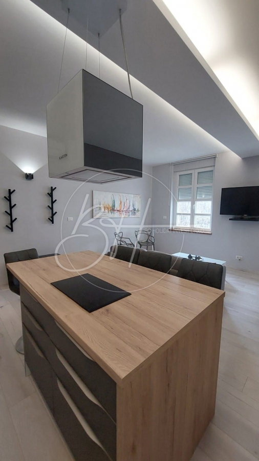 Flat Centar, Pula, 123m2