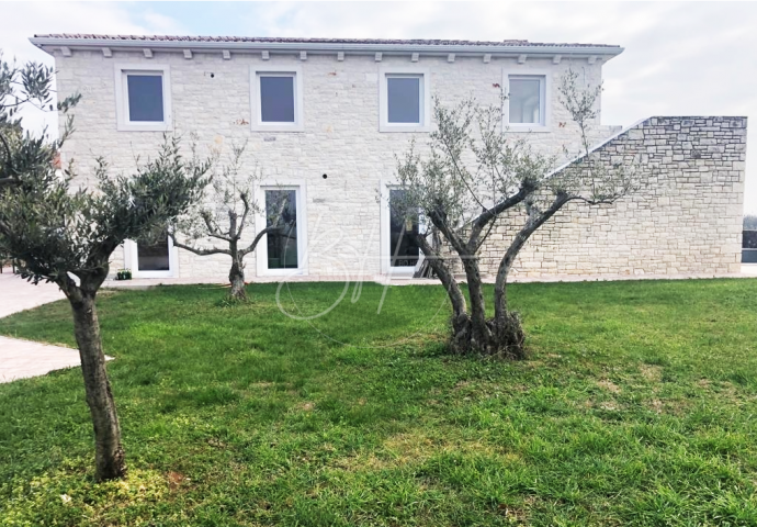 House Brtonigla, 400m2