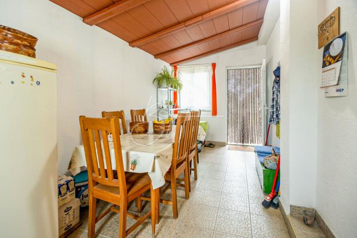 Long-term rental of a house in a quiet environment with a beautiful view of the sea