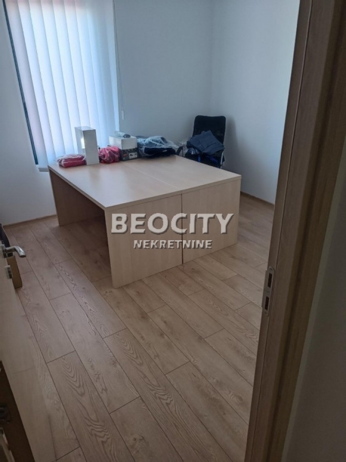 Zemun, Altina, Amadova, 5. 0, 530m2, 4000EUR