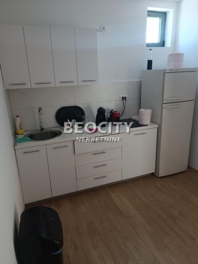 Zemun, Altina, Amadova, 5. 0, 530m2, 4000EUR