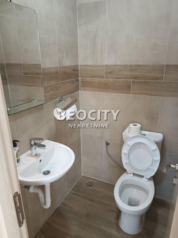 Zemun, Altina, Amadova, 5. 0, 530m2, 4000EUR