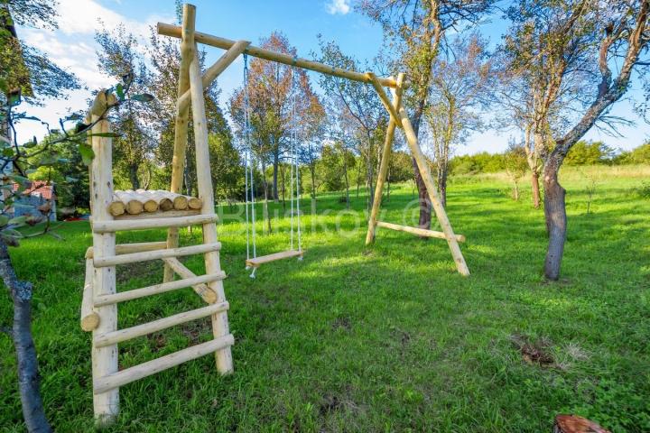 Ogulin, Plaški, Janja Gora, samostojeća kuća s prekrasnim pogledom