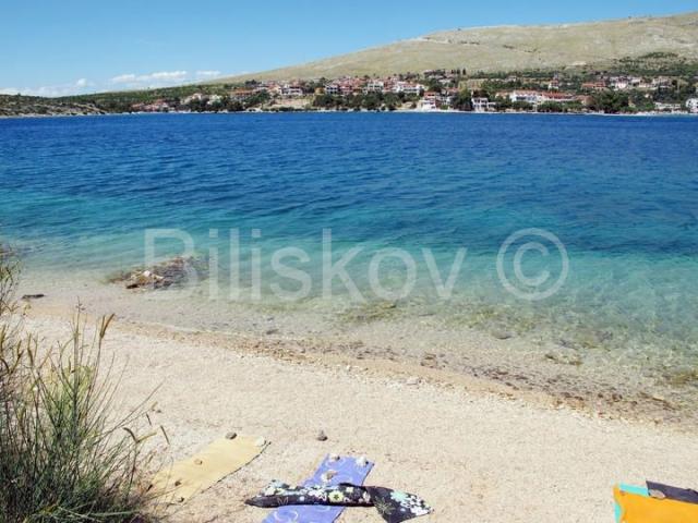 Šibenik, 20 km od Šibenika, kuća prvi red do mora