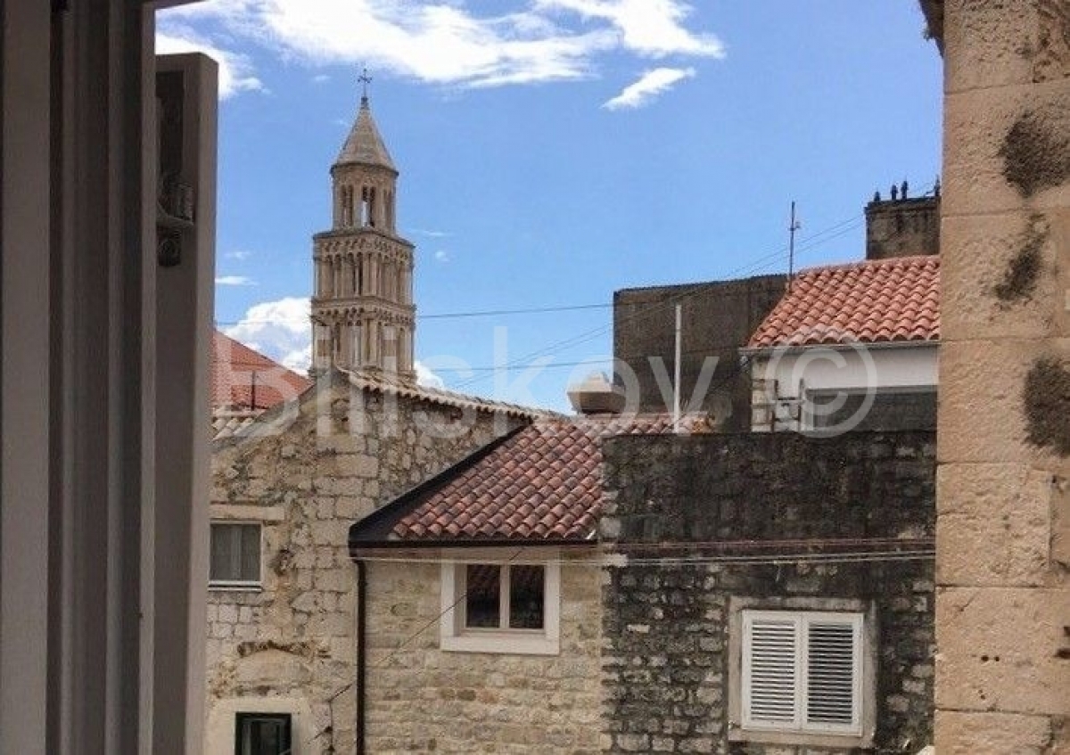 Split, Grad  kuća u nizu, 3 etaže, cca 75 m2