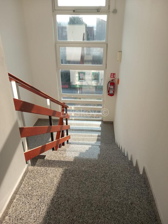 Prodaja, Velika Gorica, 6-soban penthouse, lift, garaža 40m2