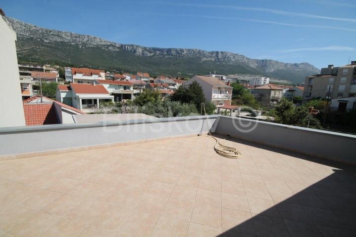 Kaštel Sućurac, kamena kuća 244m2, prodaja