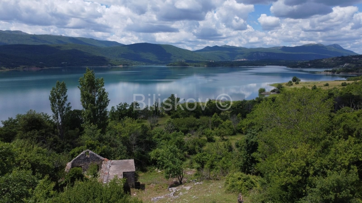 Prodaja, građevinsko zemljište s pogledom na jezero 