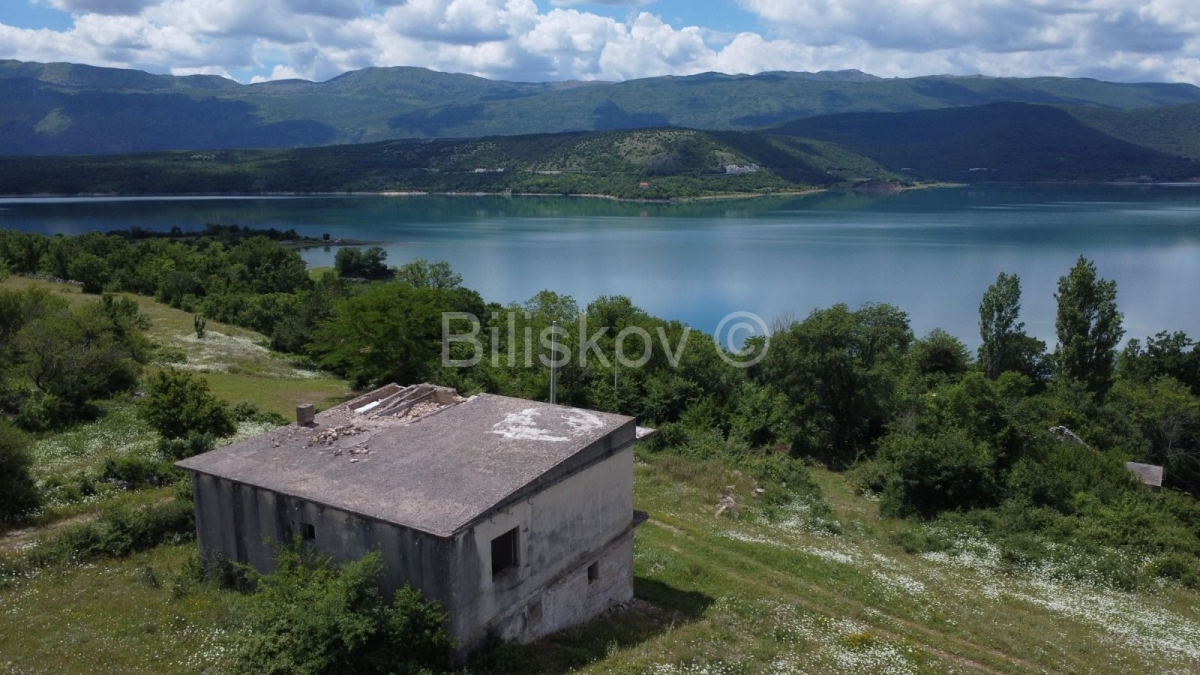 Prodaja, građevinsko zemljište s pogledom na jezero 