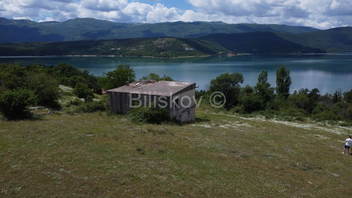 Prodaja, građevinsko zemljište s pogledom na jezero 