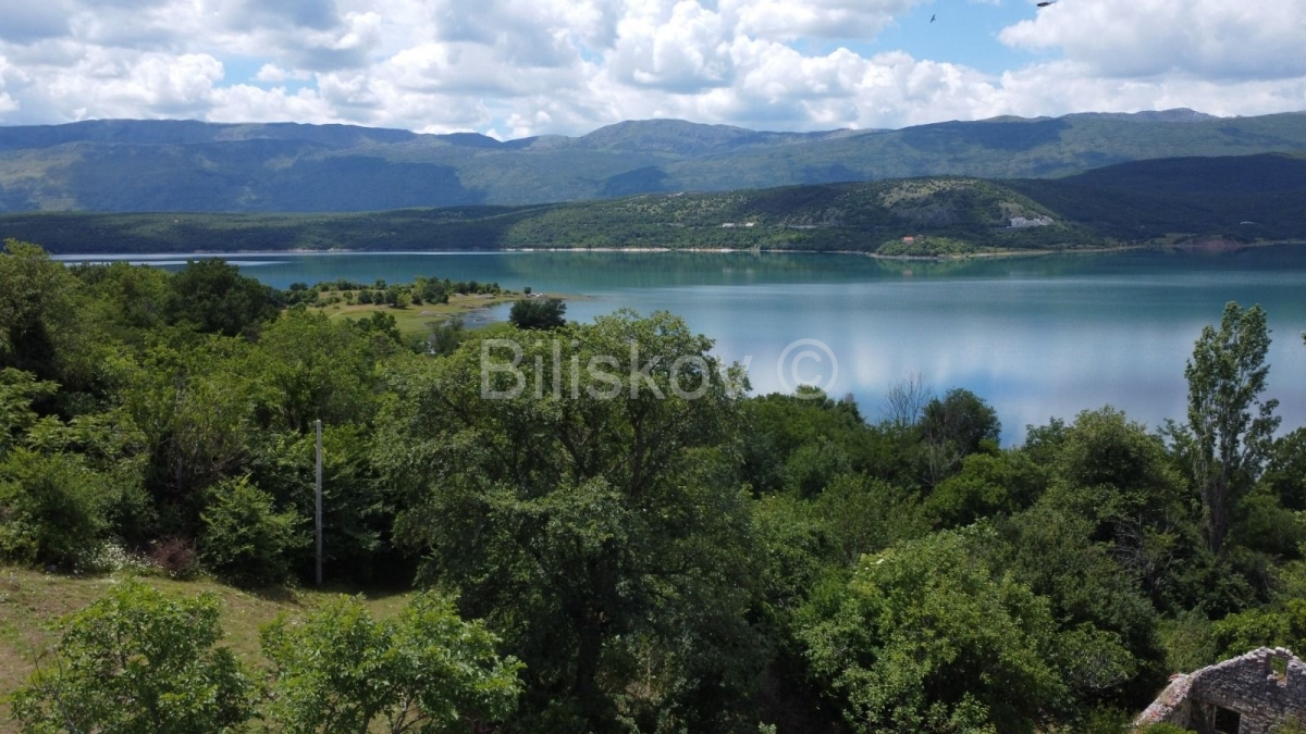 Prodaja, građevinsko zemljište s pogledom na jezero 