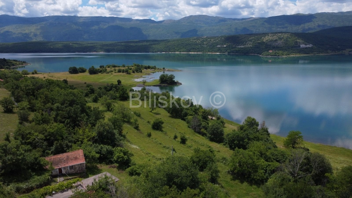 Prodaja, građevinsko zemljište s pogledom na jezero 