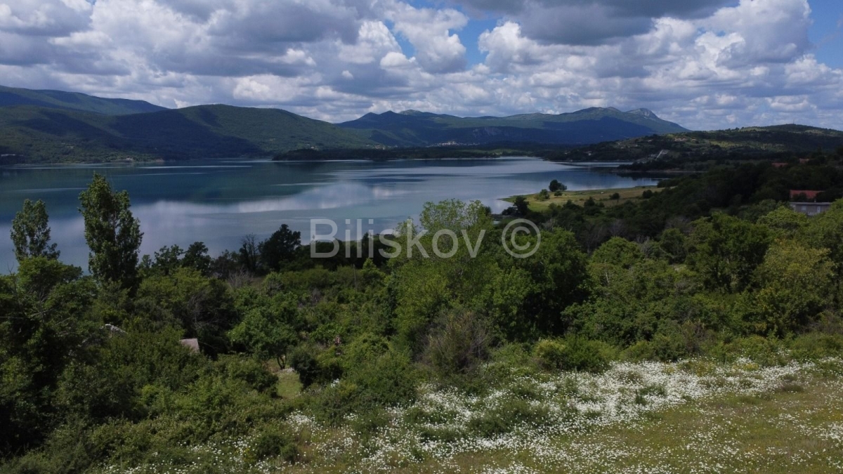 Prodaja, građevinsko zemljište s pogledom na jezero 