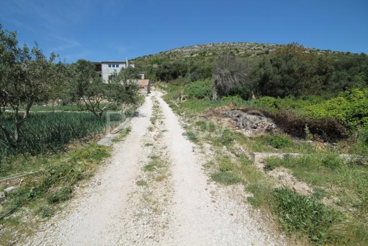 Trogir, poljoprivredno zemljište. 