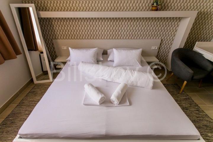 MAKARSKA, samostojeća zgrada – mini hotel