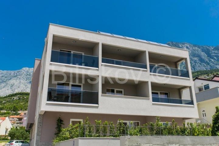 MAKARSKA, samostojeća zgrada – mini hotel